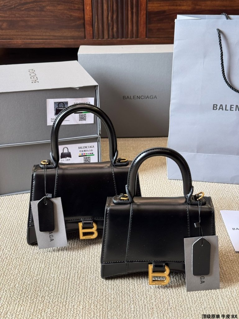 BALENCIAGA バッグ ブラック 1色入｜通勤の日に失敗しにくい選び方