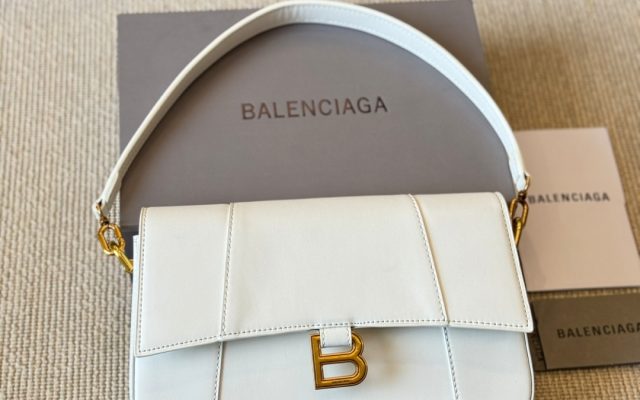 ブランドアイテムのバッグは価格・収納・合わせ方でどう見るか