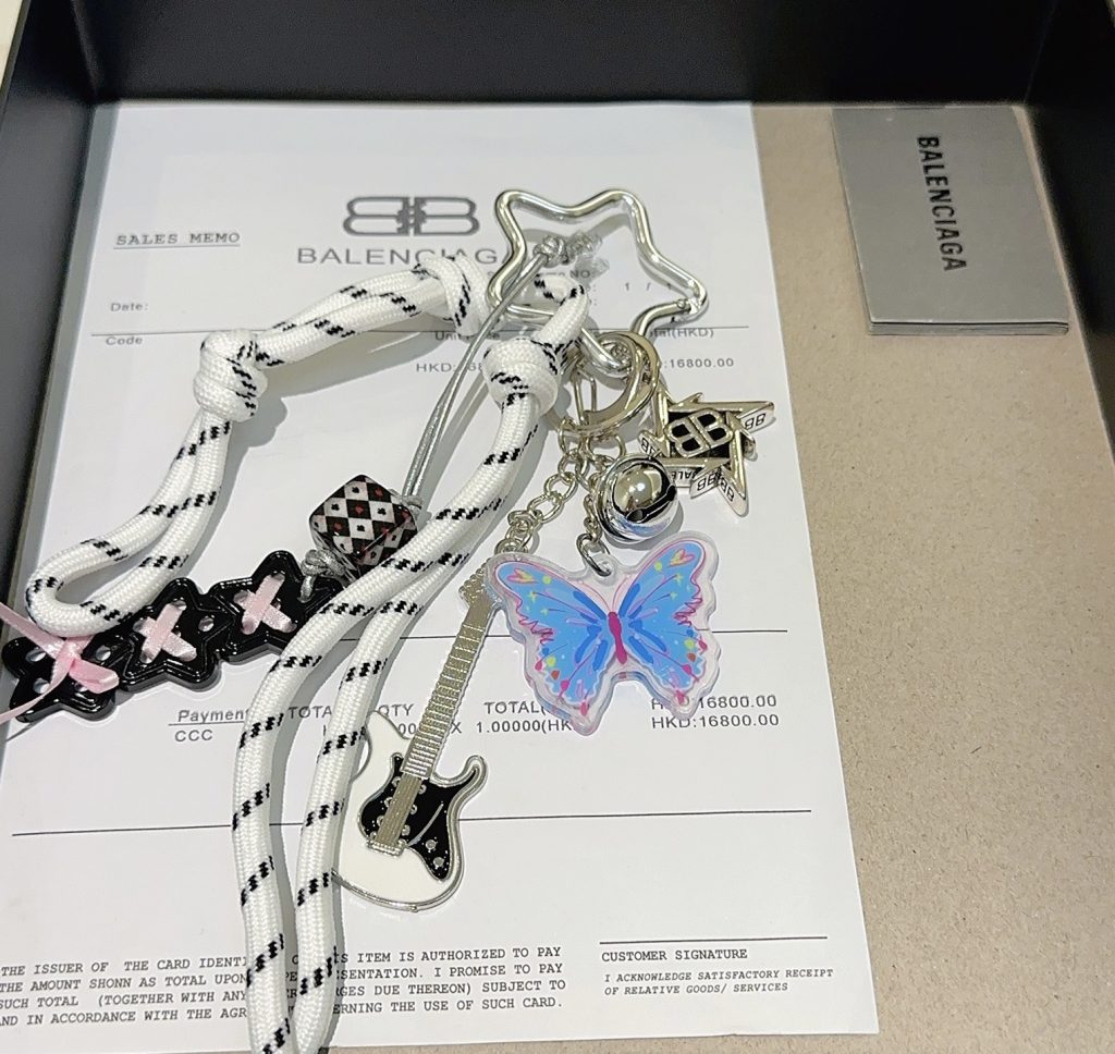BALENCIAGA パーツ付き キーホルダー 5色入 🎁 - 画像 3