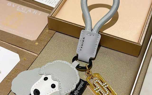 写真系その他を服に合わせるなら見るべき3点
