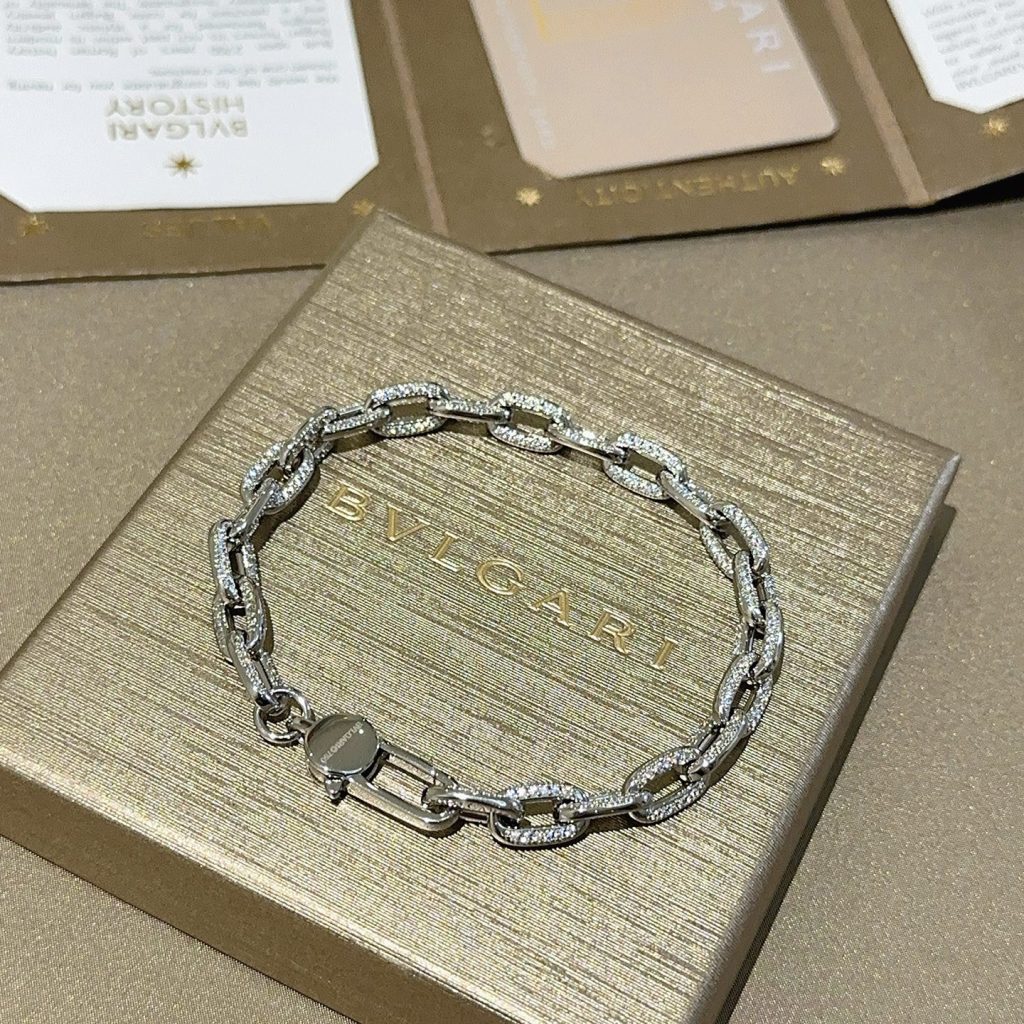 BVLGARI ブレスレット メンズ 1色入｜毎日に使いやすい財布・小物を写真で確認