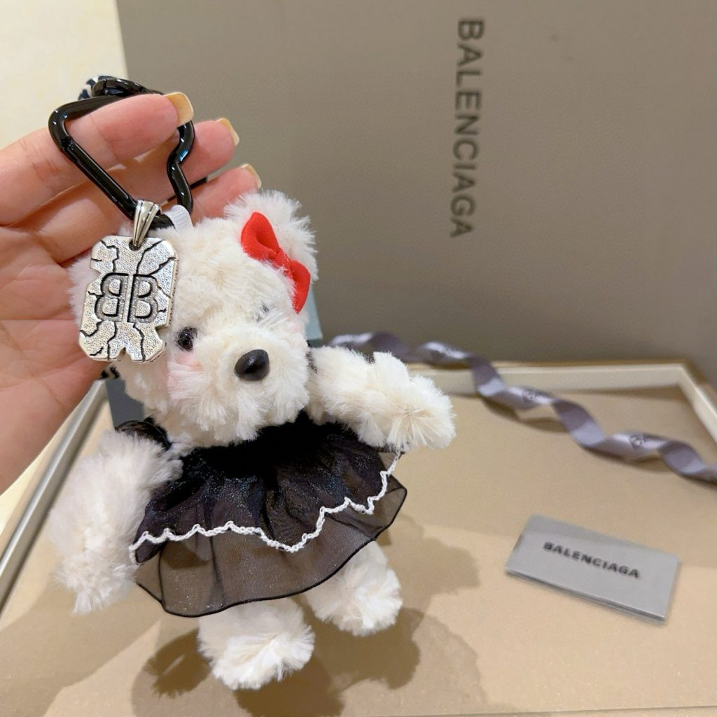 ブランドアイテムの財布・小物は価格・収納・合わせ方でどう見るか