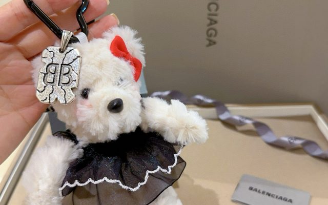 ブランドアイテムの財布・小物は価格・収納・合わせ方でどう見るか