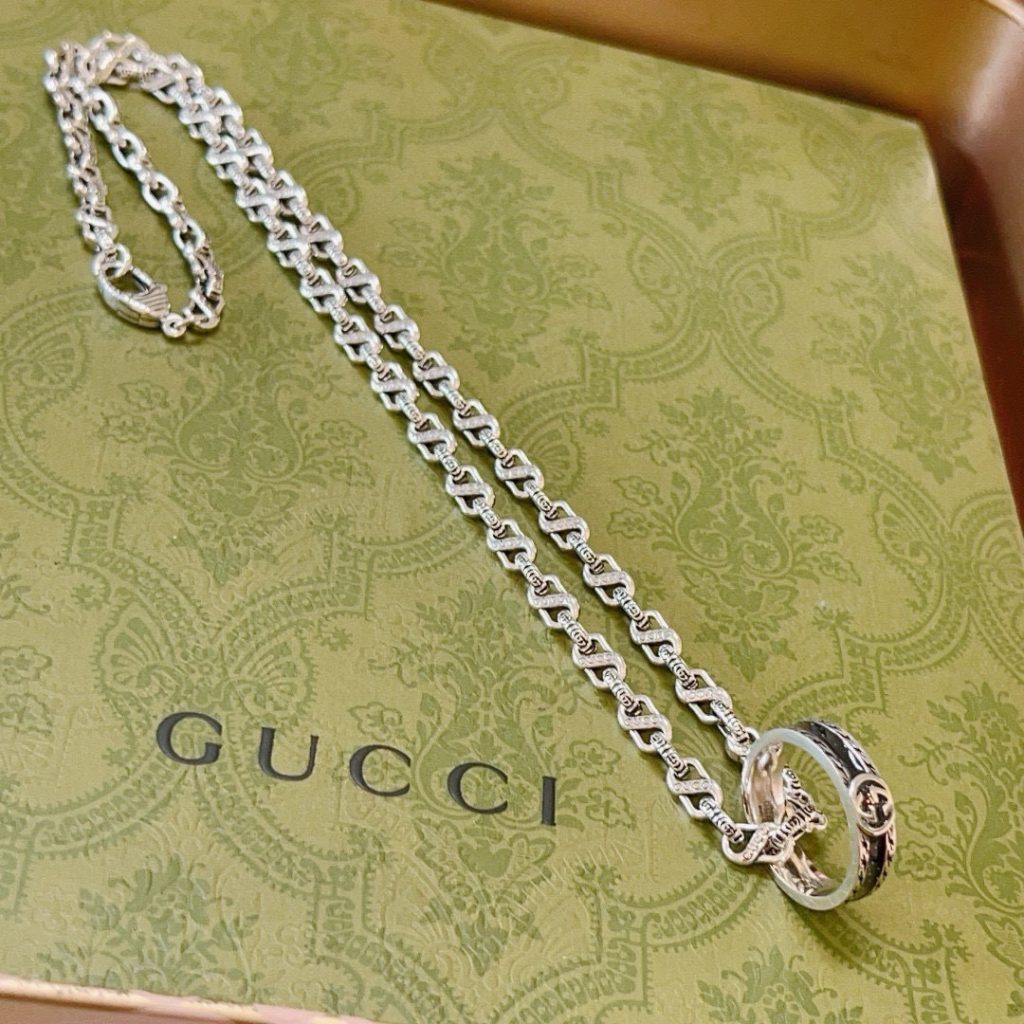 Gucciのその他を予算内で探す前に見る2WAYのポイント