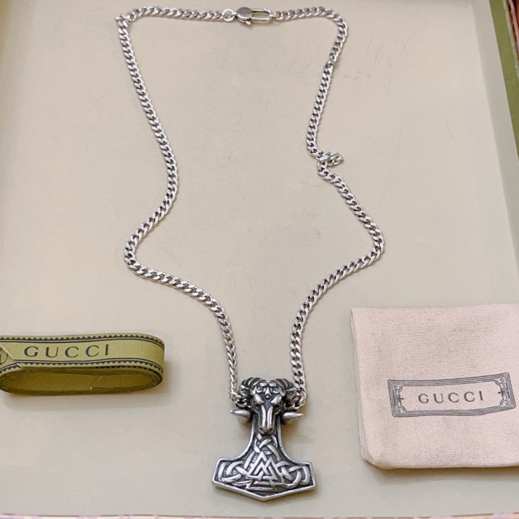 GUCCI ネックレス メンズ 1色 クラシックデザイン 1点物 ライフスタイル小物｜旅行の日に選ぶ前の確認ポイント