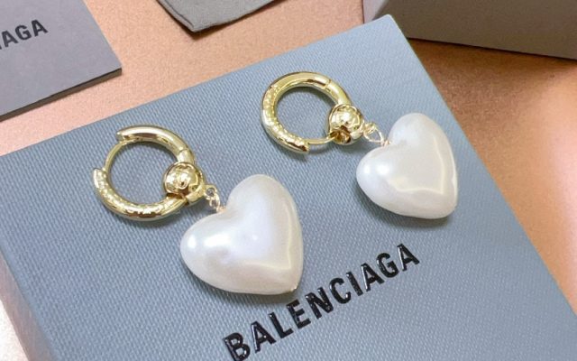 ユニセックス向けその他の選び方：ホワイトとサイズ感