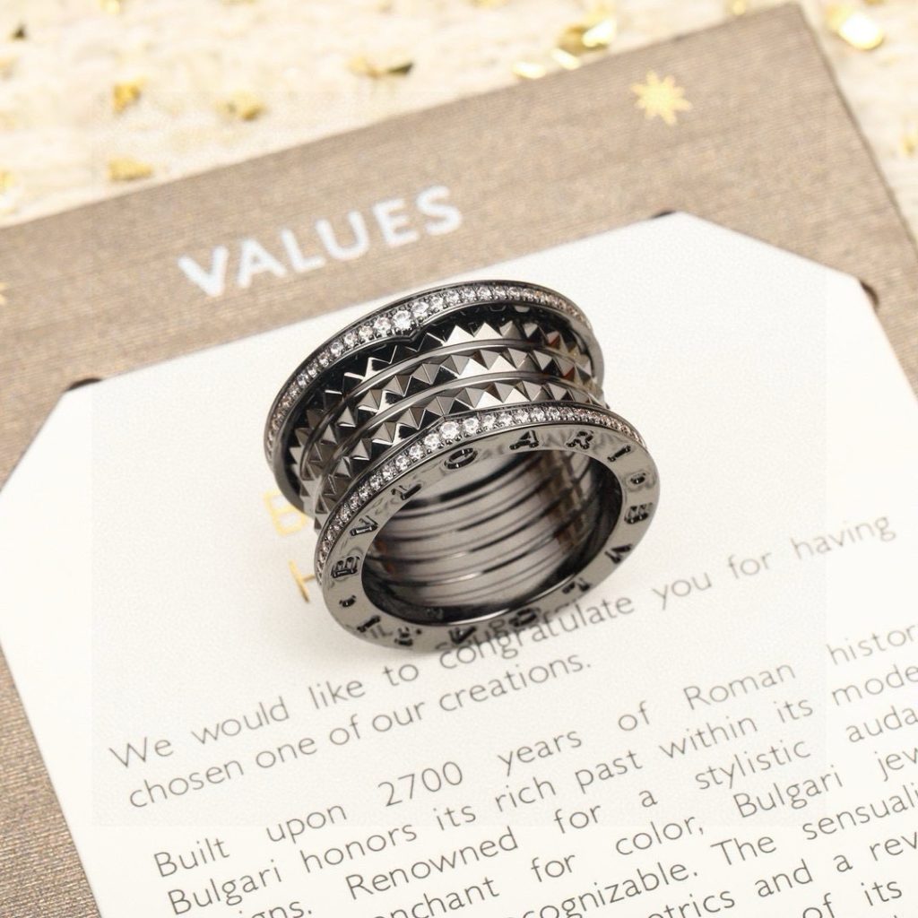 BVLGARI ブルガリ ブレスレット 3色入 56 ブランド小物｜ギフト選びで選ぶ前の確認ポイント