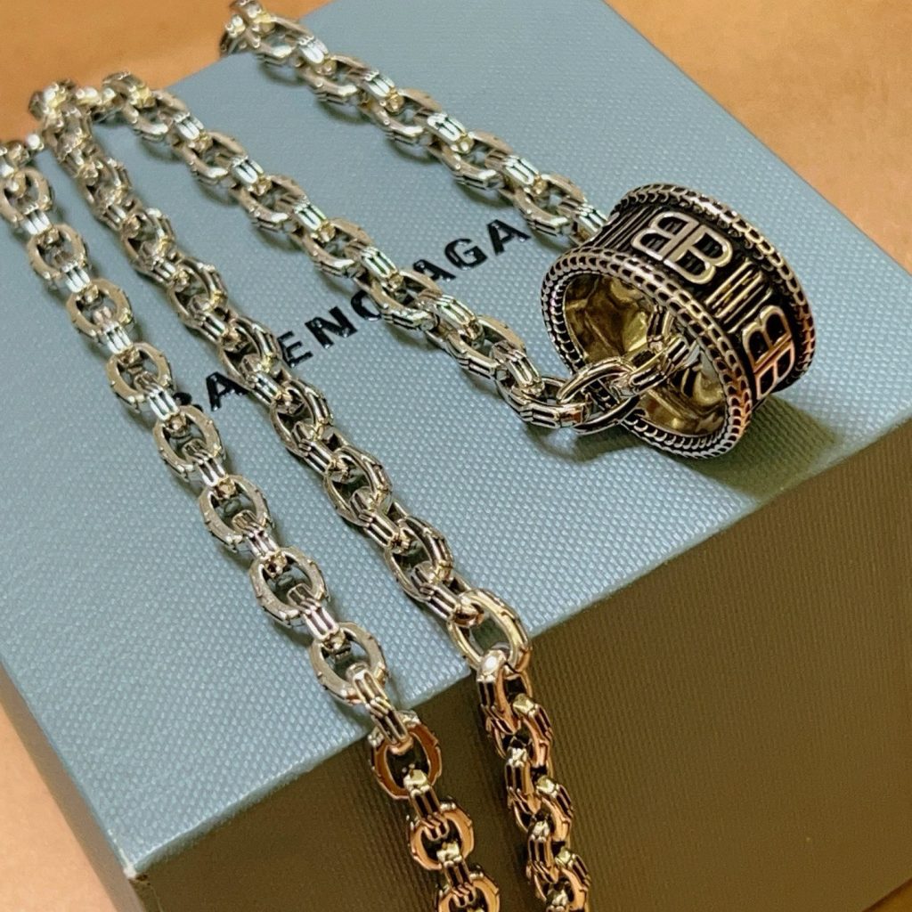 BALENCIAGA ネックレス メンズ ロゴ チェーン 1色入 💎 - 画像 5