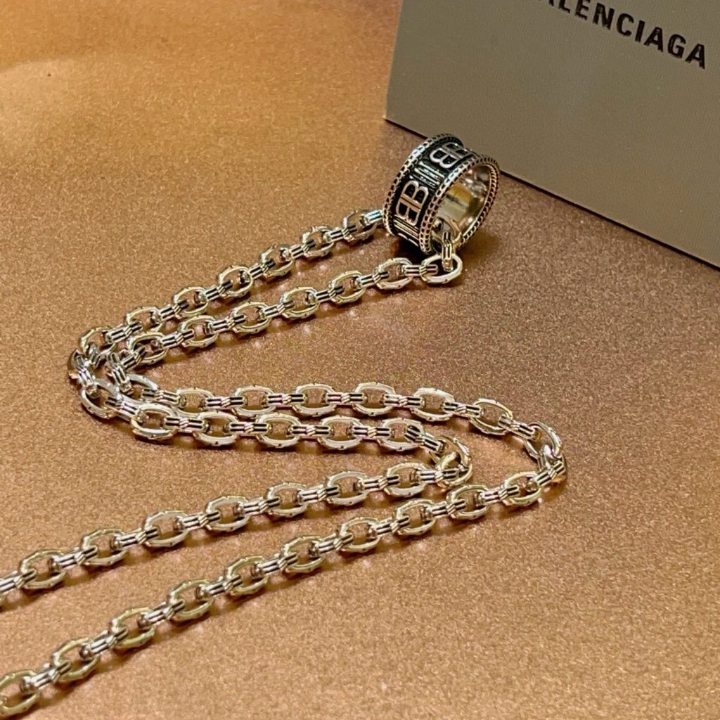 BALENCIAGA ネックレス メンズ ロゴ チェーン 1色入 💎 - 画像 8
