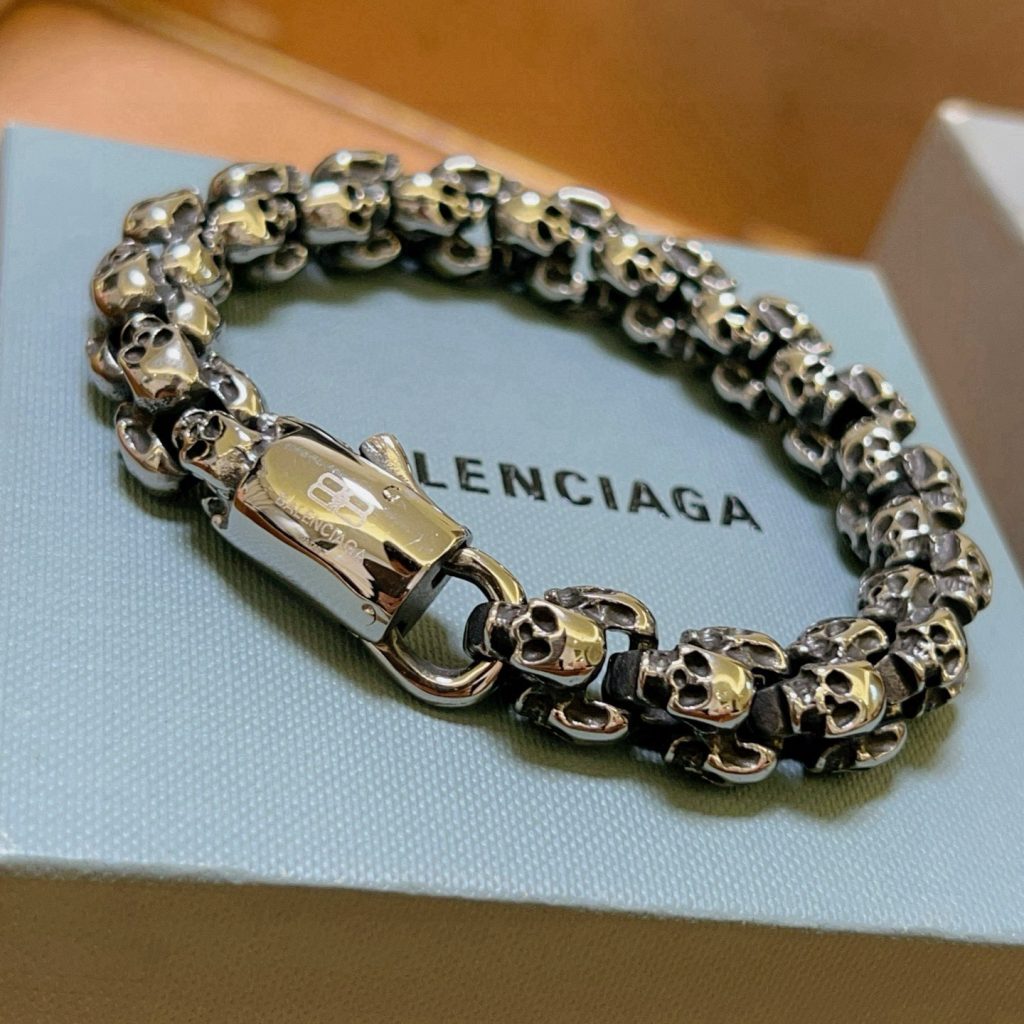BALENCIAGA ブレスレット スカル メンズ レディース メタル 2色 財布・小物|ギフト選びで予算内で見たいポイント