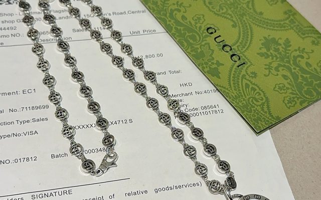 物価高でも選びやすいその他：ブランドアイテムを自然に取り入れる