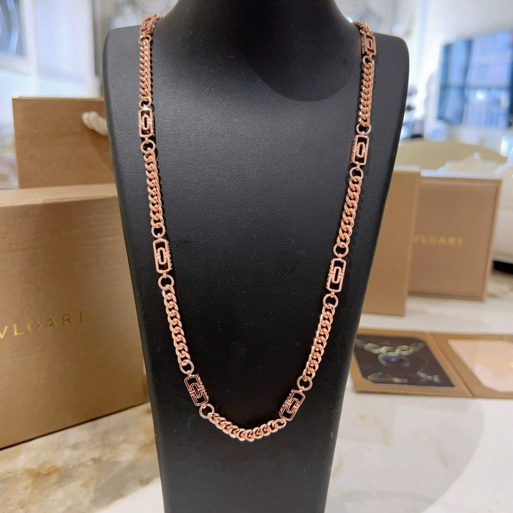 BVLGARI ネックレス ローズゴールド 1色｜休日に使いやすいブランド小物を写真で確認