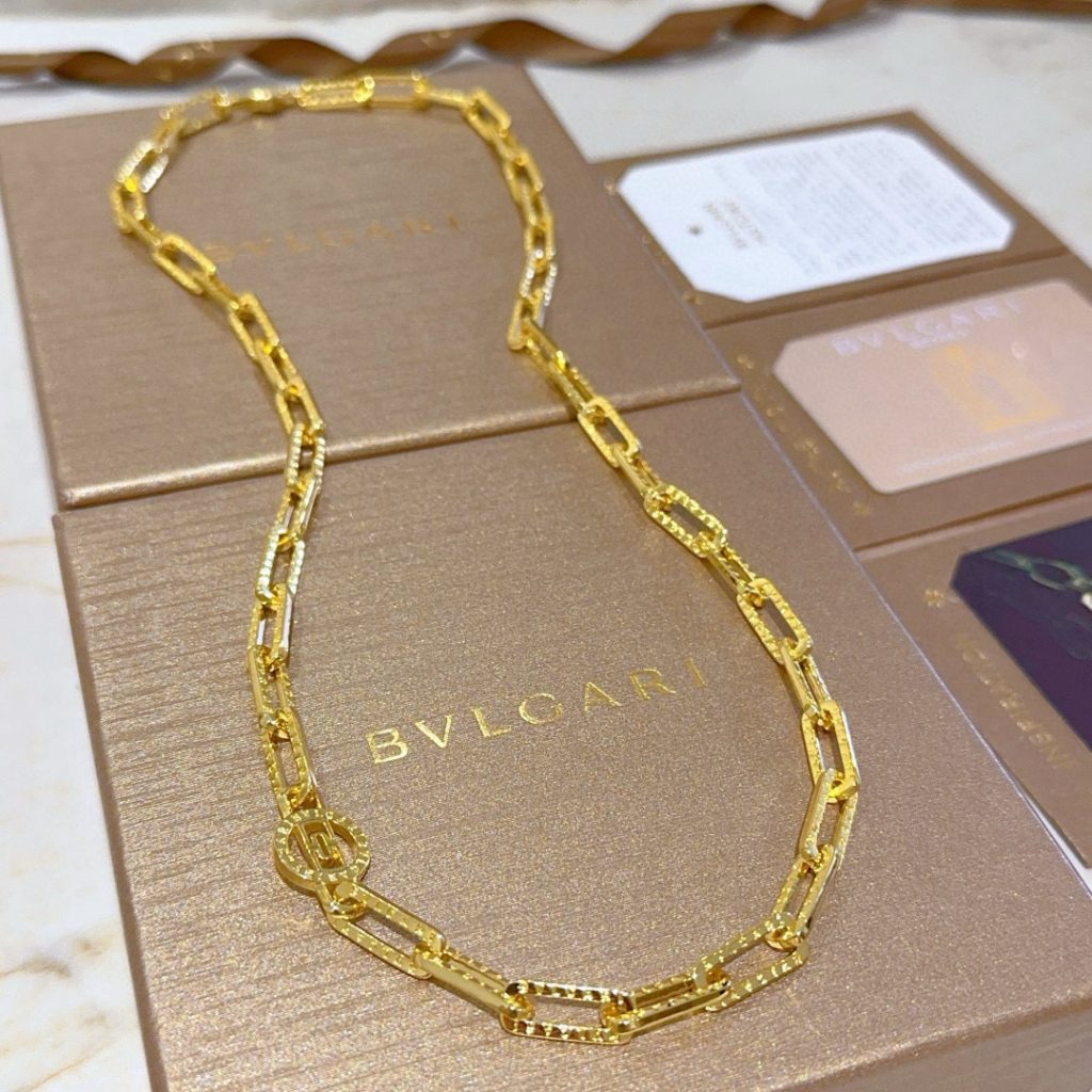 BVLGARI ネックレス メンズ レディース 金メッキ 4色入｜ランチに使いやすいブランド小物を写真で確認