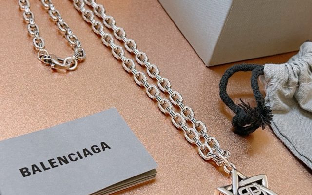 シルバー系その他を服に合わせるなら見るべき3点