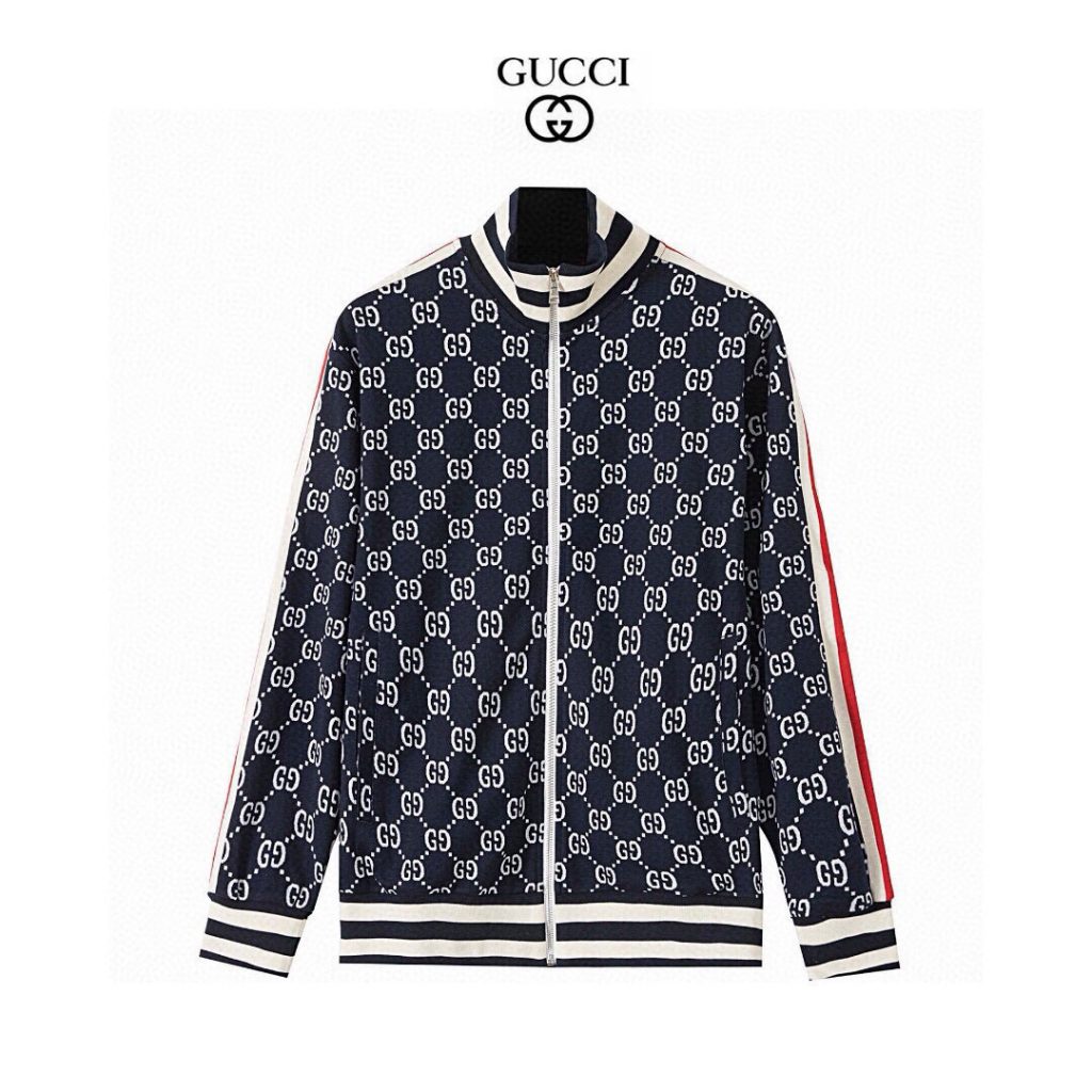 休日で使いやすいGucciのジャケットを写真で確認