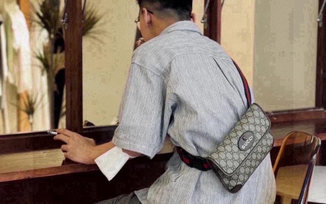 ユニセックス向け財布・小物の選び方：写真とサイズ感
