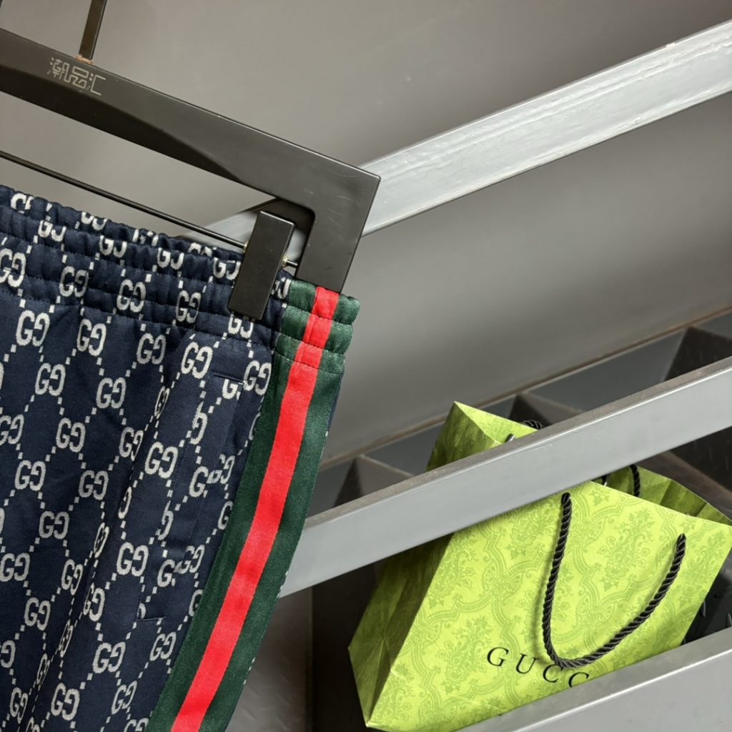 GUCCI メンズ ロゴ トラックパンツ ブルー 1色入 - 画像 5
