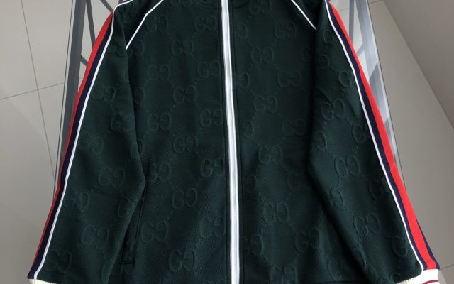 服装選びで迷ったら：ジャケットの価格と使い道