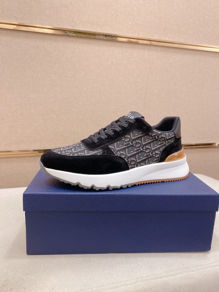 物価高でも選びやすいスニーカー：Diorを自然に取り入れる