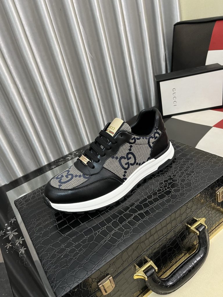 GUCCI メンズ スニーカー ブラック グレー デザイン 2色入｜買い物に使いやすいシューズを写真で確認