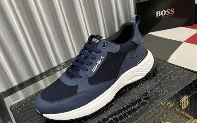 HUGO BOSS メンズ スニーカー 2024新作 パネルデザイン ブルー 2色展開 🥾