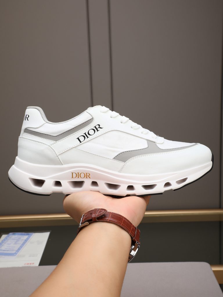DIOR メンズ スニーカー ホワイト グレー バンプソール 4色入 ライフスタイル小物｜毎日に失敗しにくい選び方