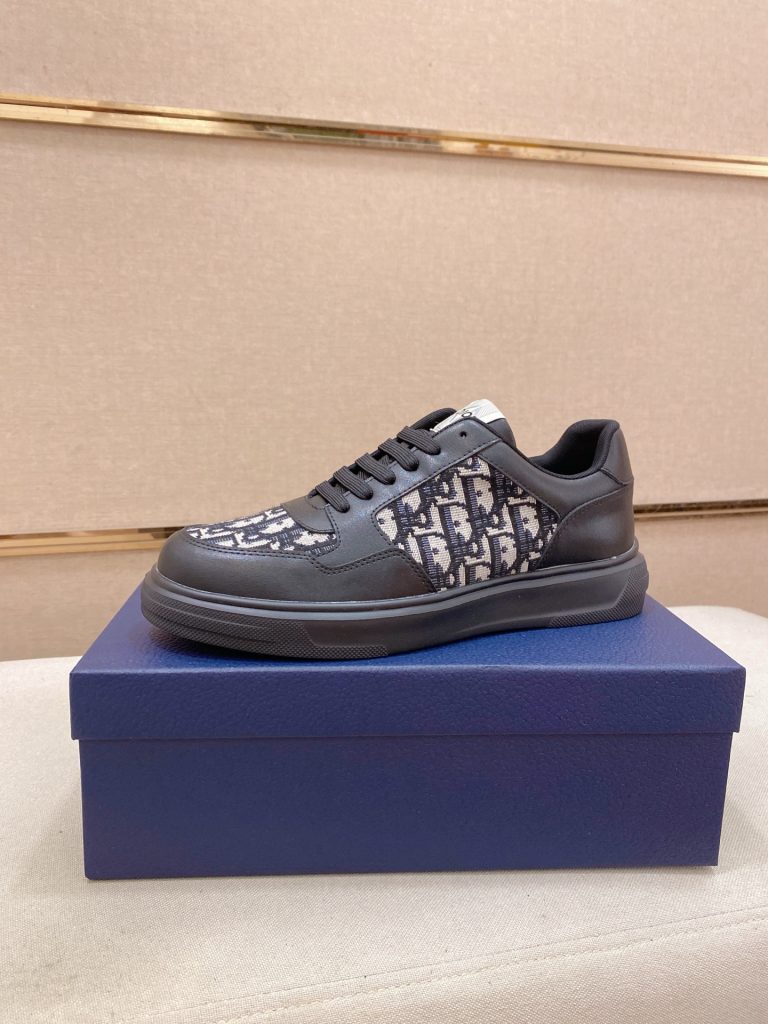 Dior メンズ スニーカー 黒 ディオール ダブルD ロゴ プラットフォーム 2色入｜週末に使いやすいシューズを写真で確認