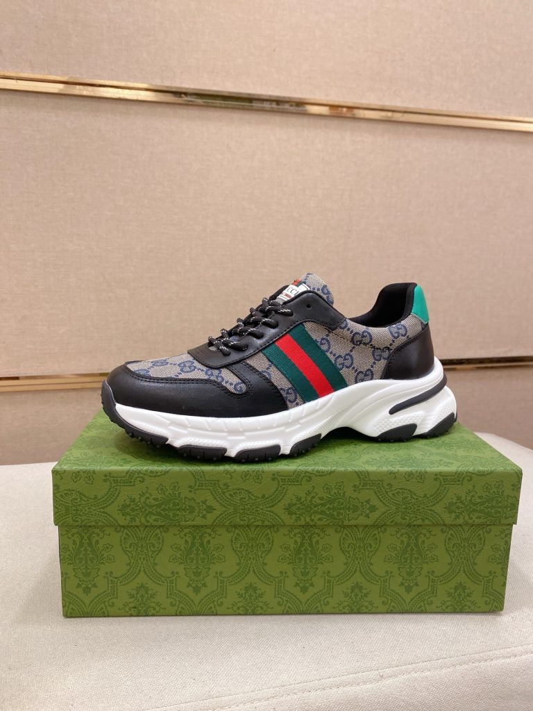 GUCCI メンズ スニーカー グッチ ベルト デザイン 黒 シューズ|買い物の日に写真で選び方を確認