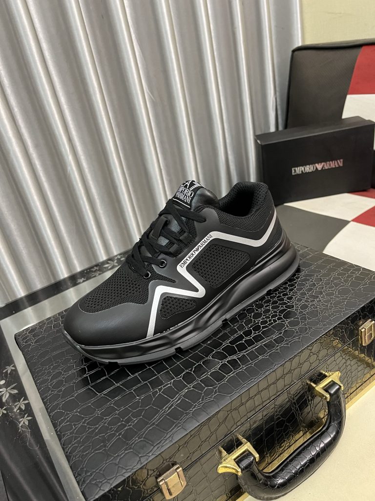 EMPORIO ARMANI メンズ スニーカー 5色展開 黒 メッシュ素材 シューズ｜週末に失敗しにくい選び方