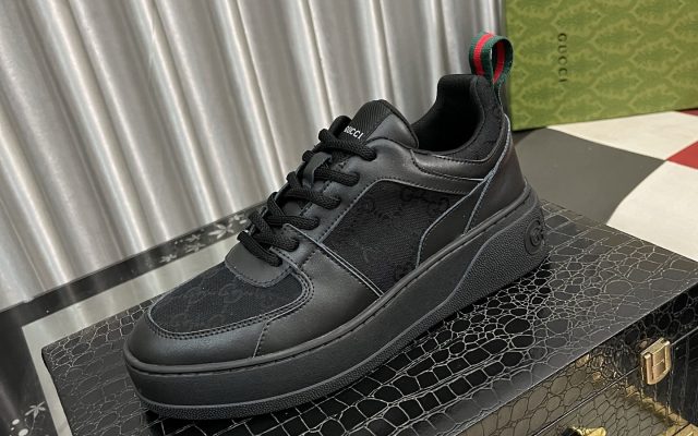 物価高でも選びやすいスニーカー：Gucciを自然に取り入れる