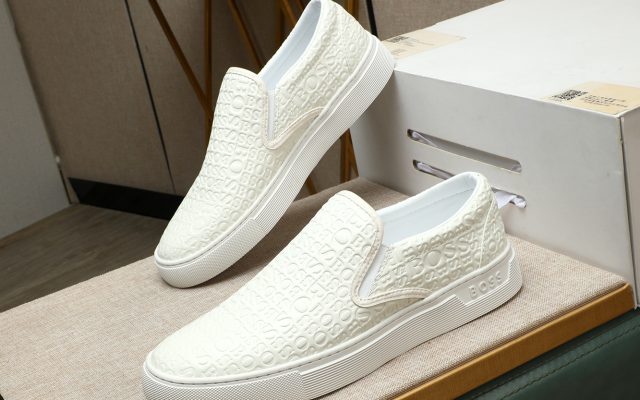 メンズの節約買いに向くスニーカーか写真でチェック