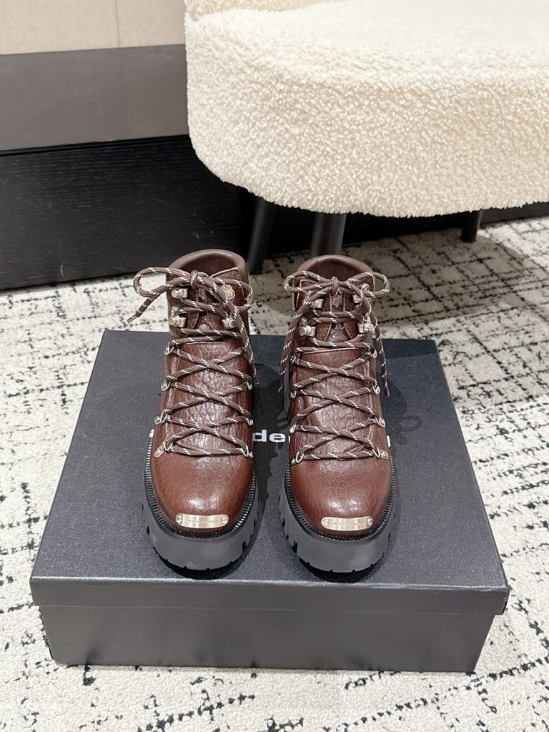 エレガントな ALEXANDER WANG レディース ブーツ ブラウン 1色入｜旅行に使いやすいシューズを写真で確認