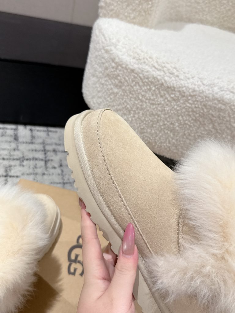 UGG 女性用 ブーツ オフホワイト ふわふわファー付き 防寒 靴 保温性抜群 - 画像 6