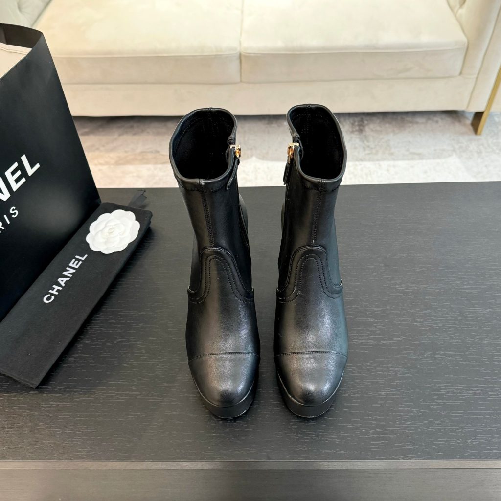 食事会目線で見るCHANELの靴の印象