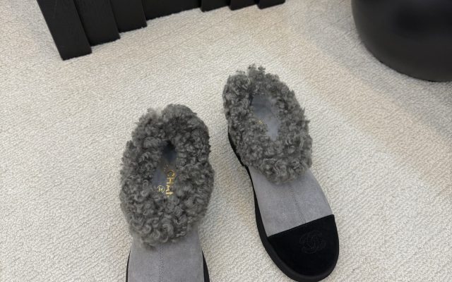 ブラック系サンダルを服に合わせるなら見るべき3点