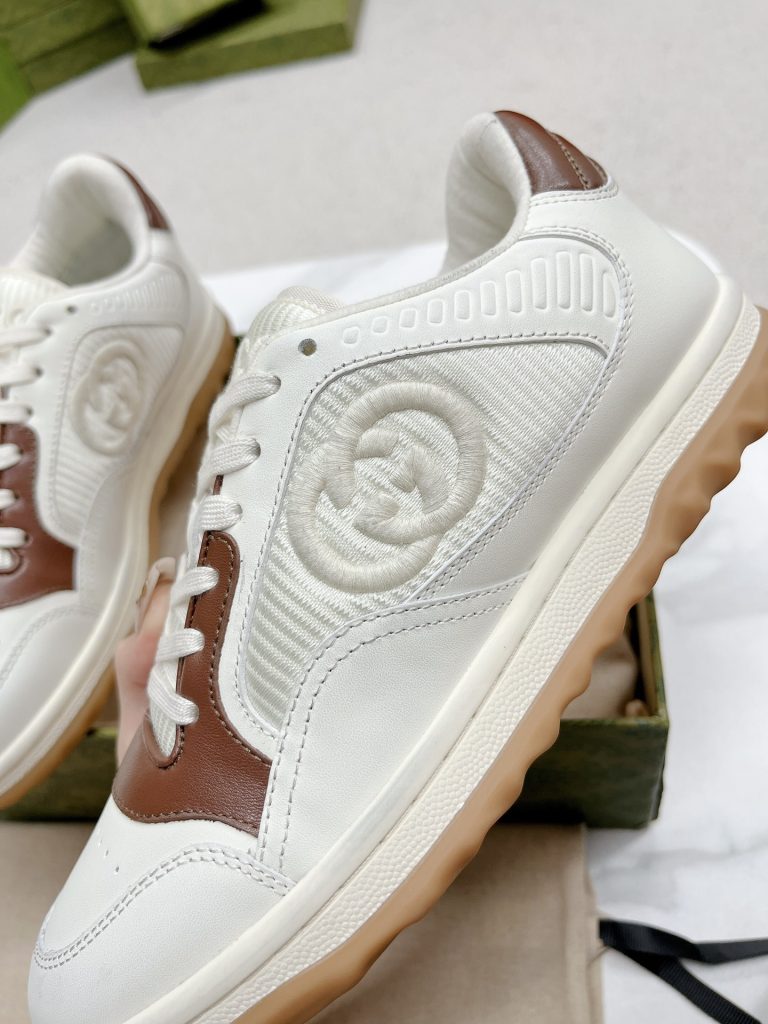 GUCCI　グッチスニーカー　ズック靴　スリッポン　オールシーズン　レディース　オシャレ　白系 - 画像 3