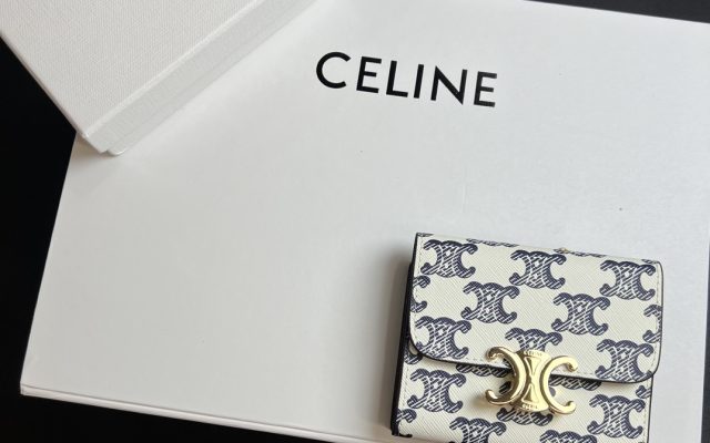 物価高でも選びやすい財布：CELINEを自然に取り入れる