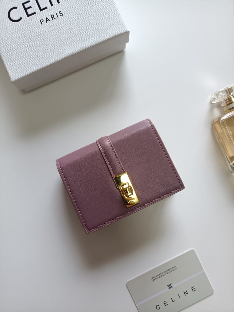 CELINE セリーヌ スモールウォレット ラベンダー 2つ折り バッグ｜通勤の日に失敗しにくい選び方