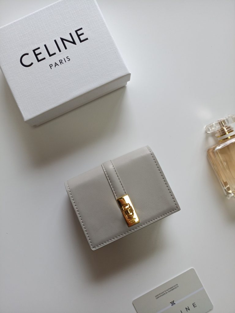 CELINEの財布・小物は価格・収納・合わせ方でどう見るか