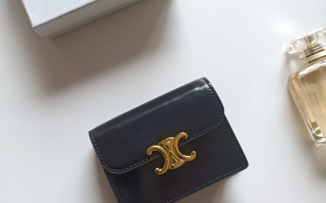 CELINEのカードケースは価格・収納・合わせ方でどう見るか