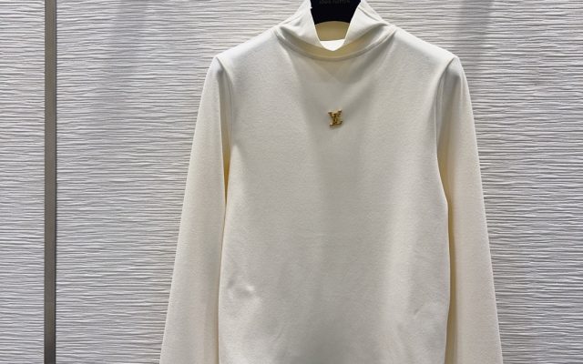 ロゴ系Tシャツを服に合わせるなら見るべき3点