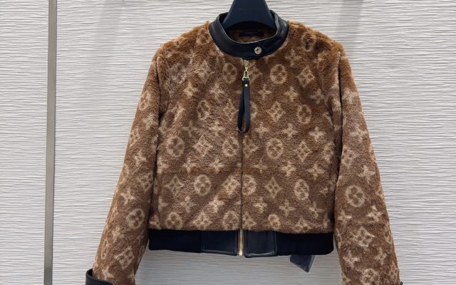 LOUIS VUITTONのジャケットは価格・収納・合わせ方でどう見るか