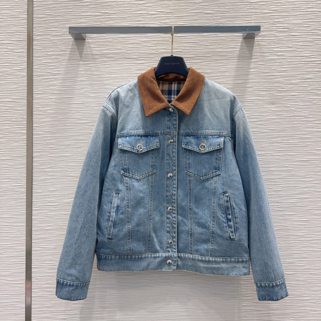雨の日で使うLOUIS VUITTONのジャケットは服との距離感が気になる
