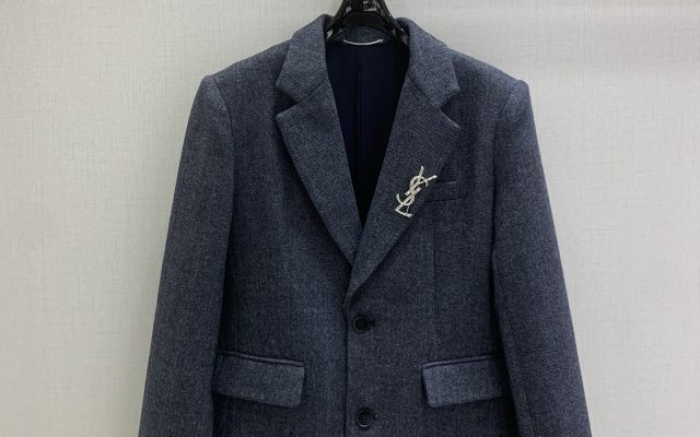 ブランドアイテムのジャケットを予算内で探す前に見る写真のポイント