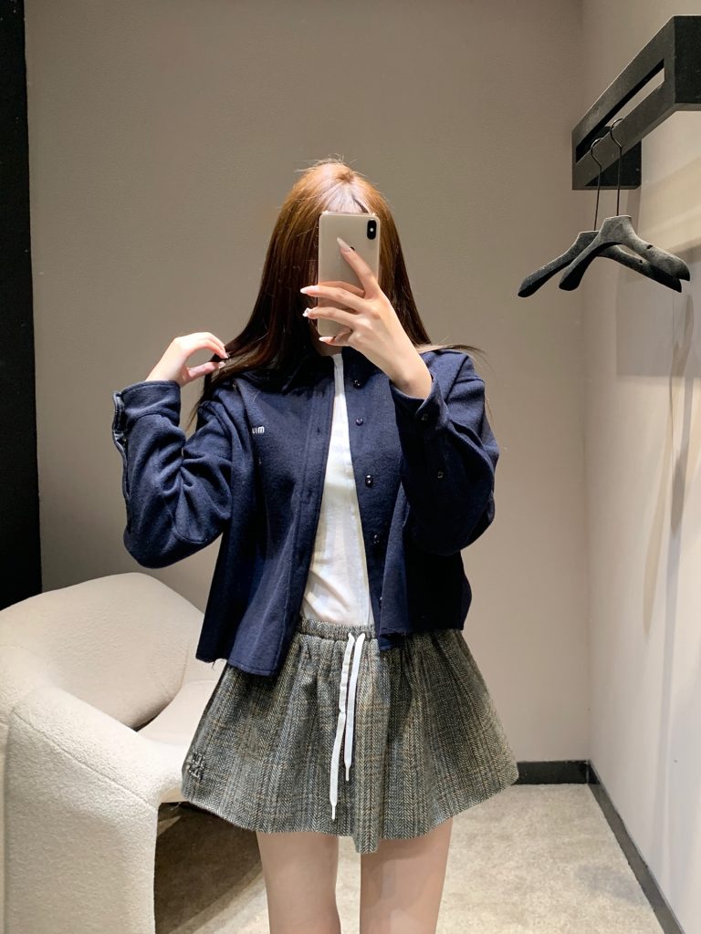 ブランドアイテムの服装は価格・収納・合わせ方でどう見るか