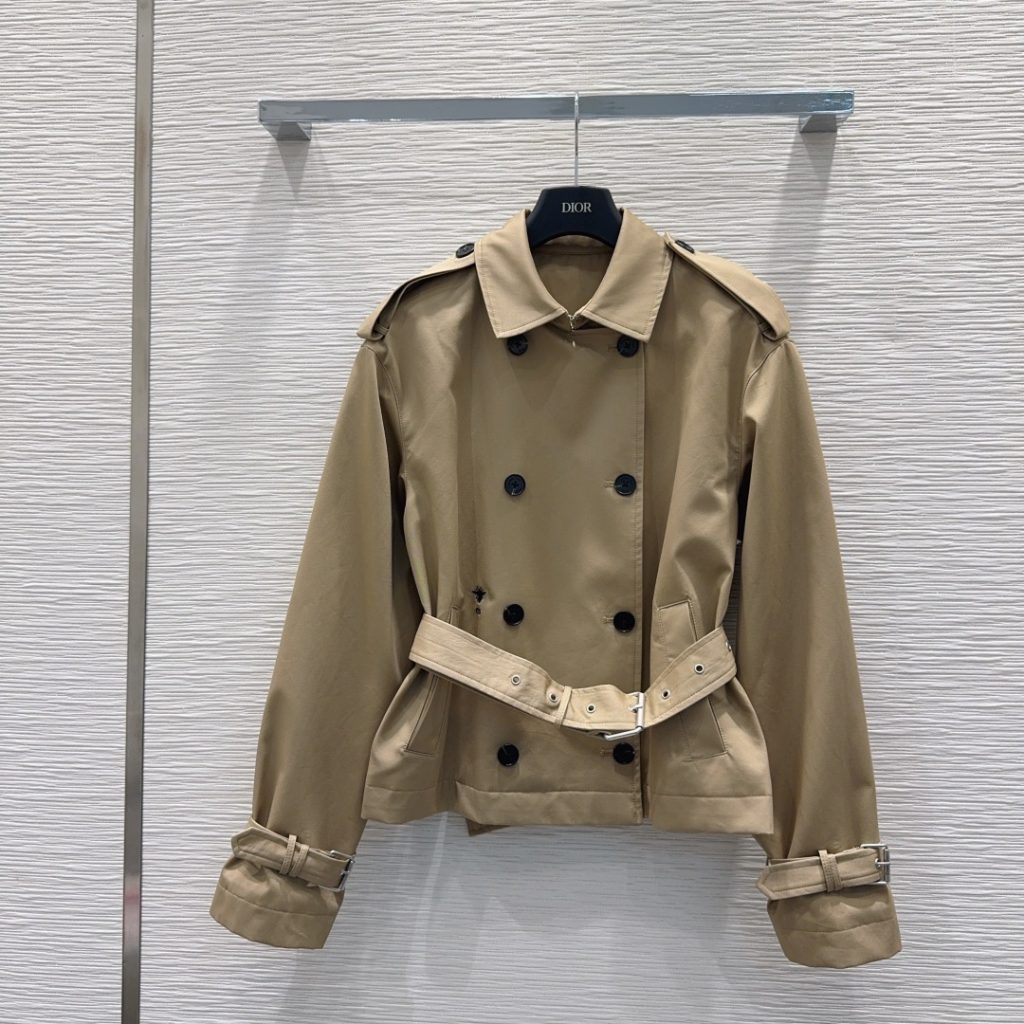 Dior 380 ブーツカット ベージュ 100%コットン イタリア製｜季節の変わり目で使いやすいファッションアイテムを写真で確認