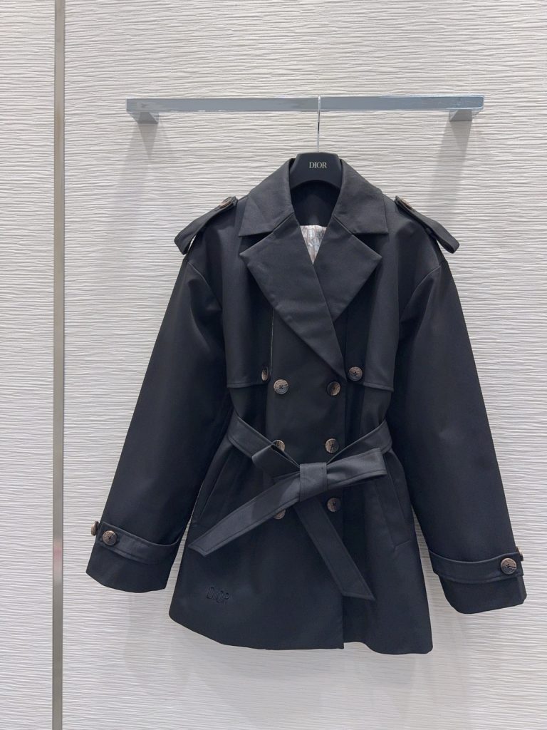 DIOR 2025FW レインコート ブラック 100%ポリエステル｜仕事帰りに使いやすいファッションアイテムを写真で確認