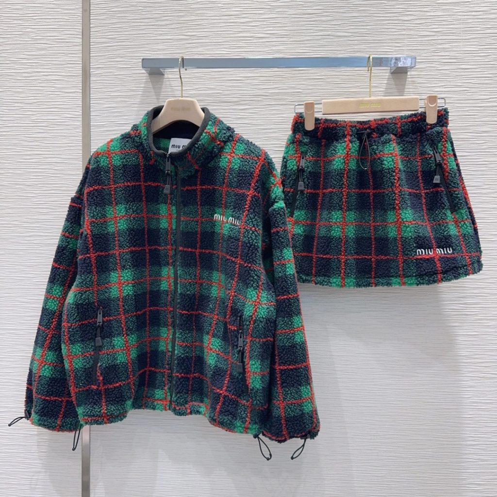 MIU FW 450 2025FW グリーン チェック ファッションアイテム｜カフェに行く日に選ぶ前の確認ポイント