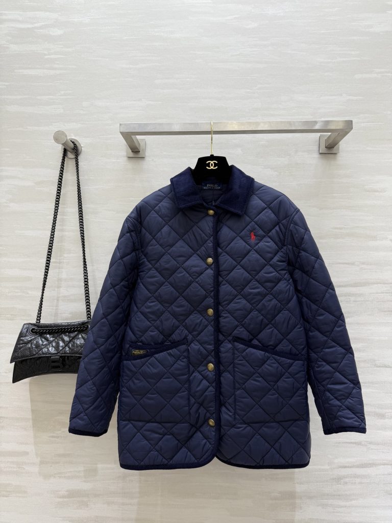 家族との外出の服に合わせるならPOLO RALPH LAURENの服は色の沈み方重視