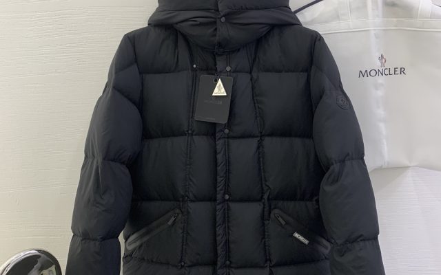 食事会目線で見るMONCLERのジャケットの印象